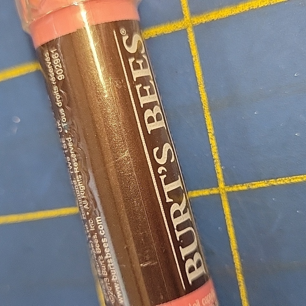 Burt's Bees Red Matte Lip Crayon Niagra Overlook 0.11g New Sealed - Picture 3 of 4